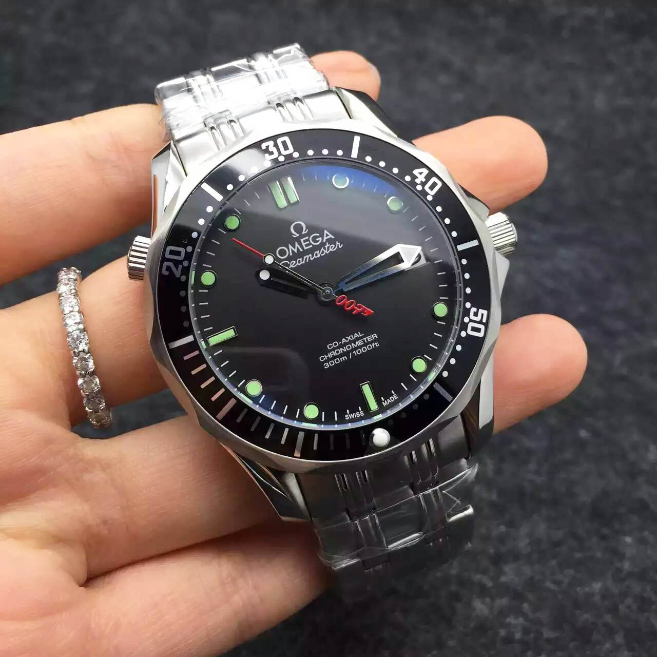 歐米茄海馬SEAMASTER007系列限量版潛水錶